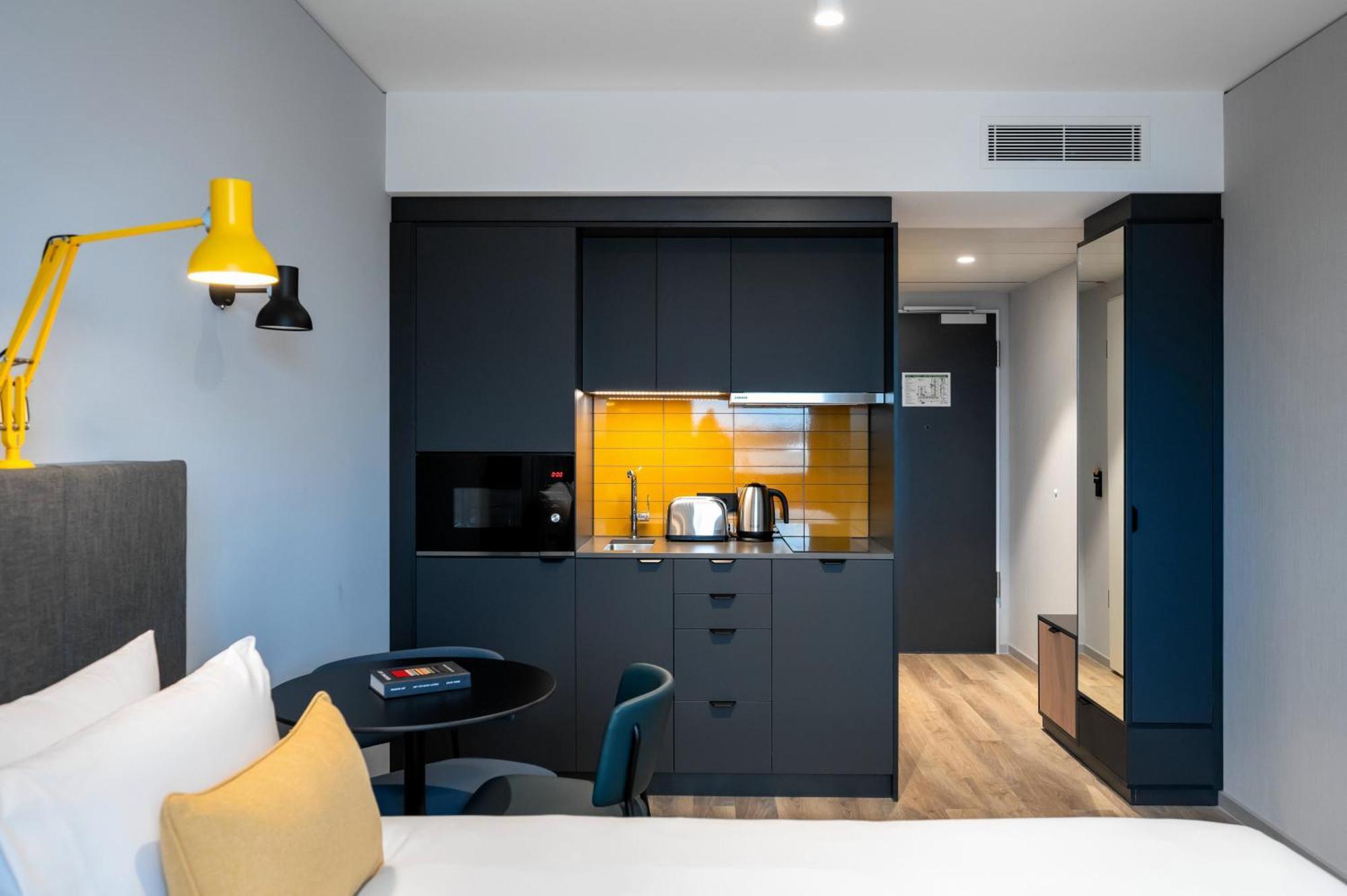 Staycity Aparthotels Frankfurt Airport Frankfurt pe Main Cameră foto