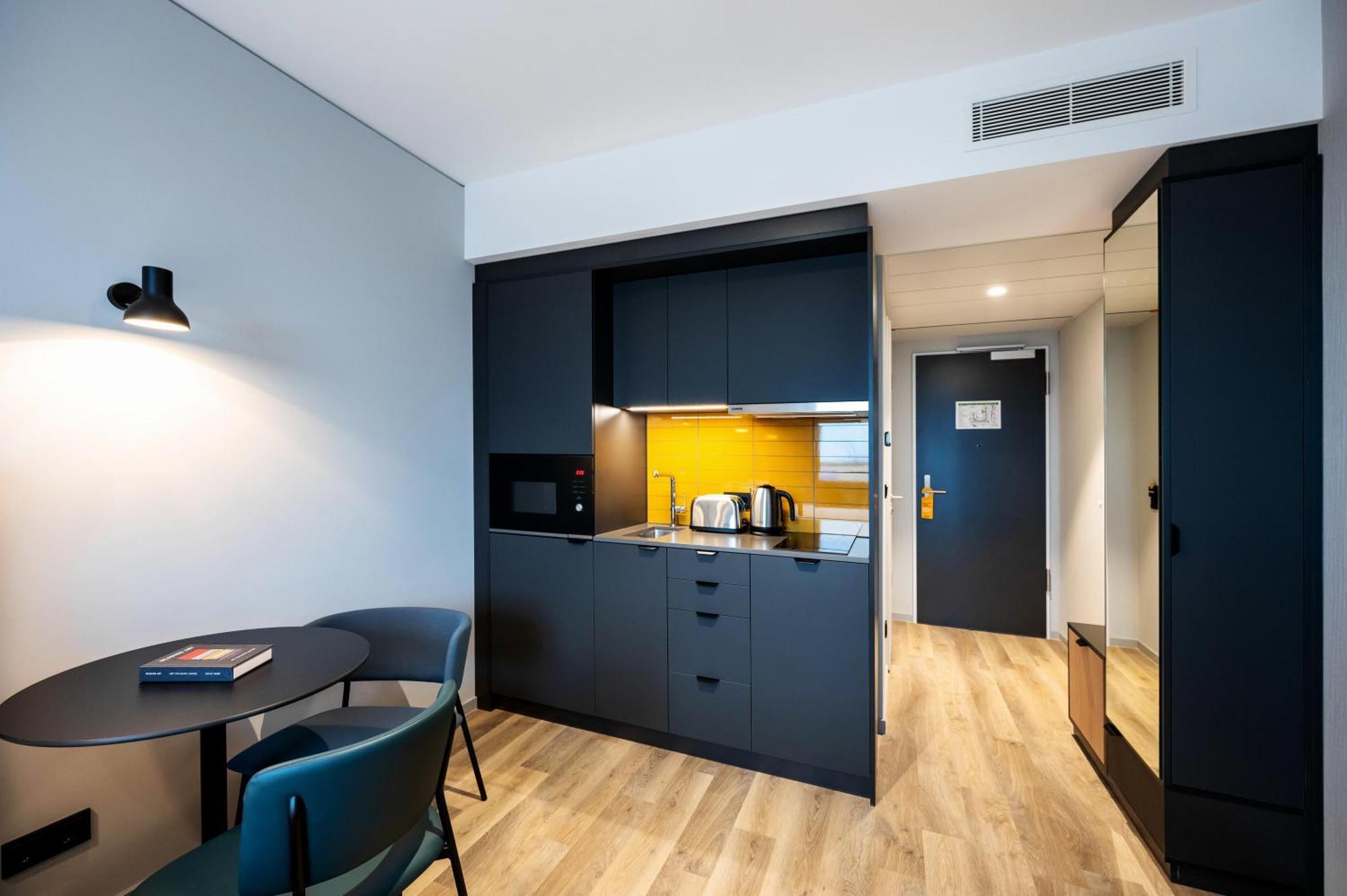 Staycity Aparthotels Frankfurt Airport Frankfurt pe Main Cameră foto
